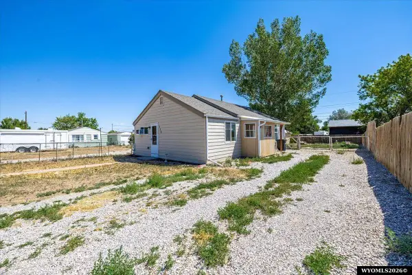 115 N 5th Avenue, Mills, WY 82604