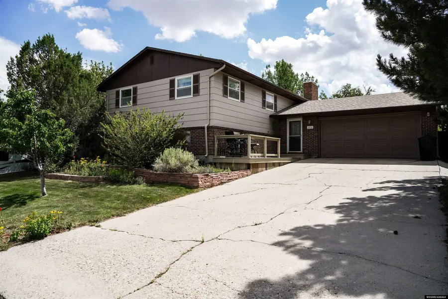 3861 Cynthia Dr, Casper, WY 82609 - #3