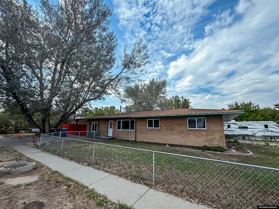 118 E Sunset Drive, Riverton, WY 82501 - #2