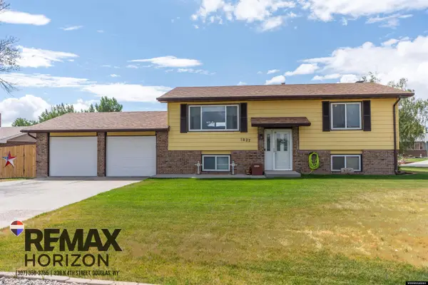 1027 Carver, Douglas, WY 82633