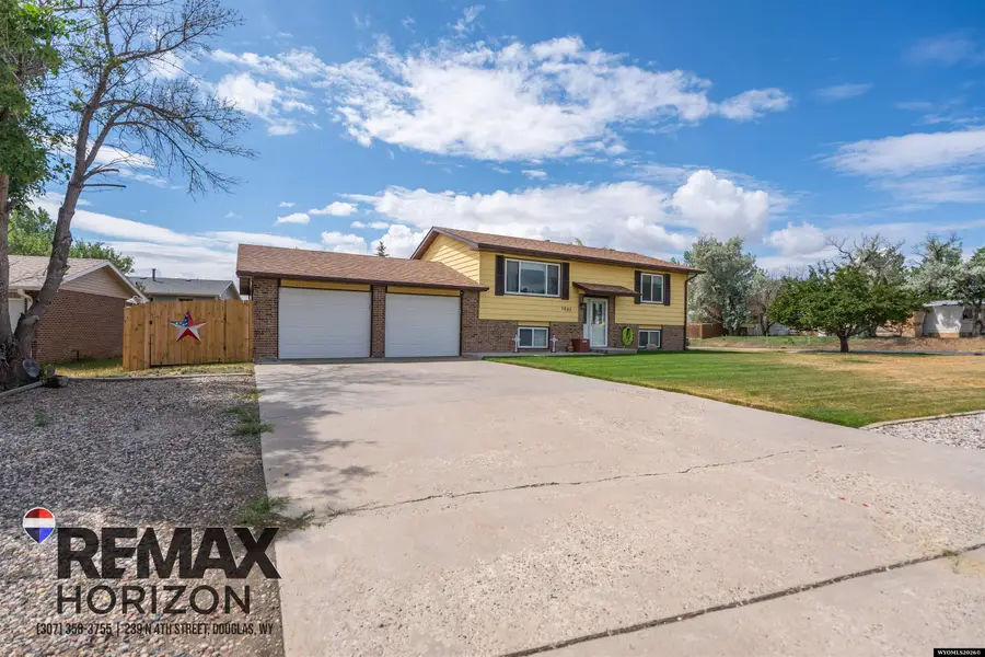 1027 Carver, Douglas, WY 82633 - #2
