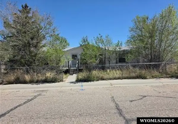 679 S 3Rd Avenue, Mills, WY 82644