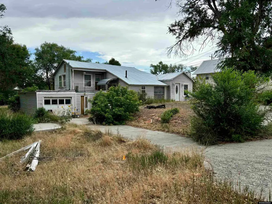 616 S 1st St, Riverton, WY 82501 - #2