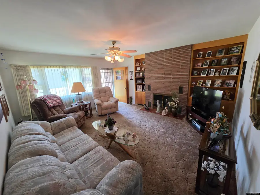 409 E Spruce St, Riverton, WY 82501 - #3
