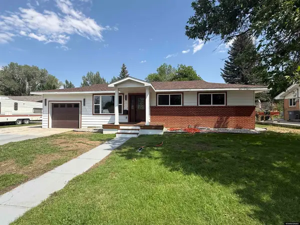 560 Brodie Street, Lander, WY 82520