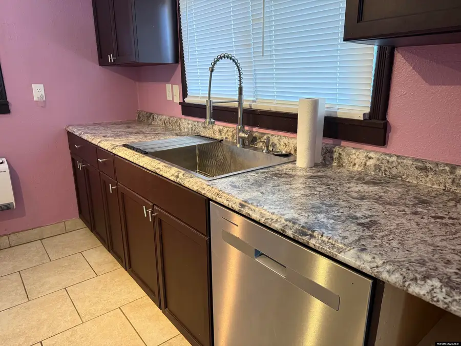 626 W State ST, Rawlins, WY 82301 - #3