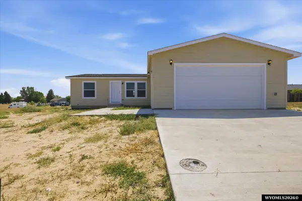 543 Windmill Rd, Glenrock, WY 82637