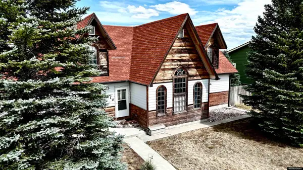 510 Sunset Road, Glenrock, WY 82637
