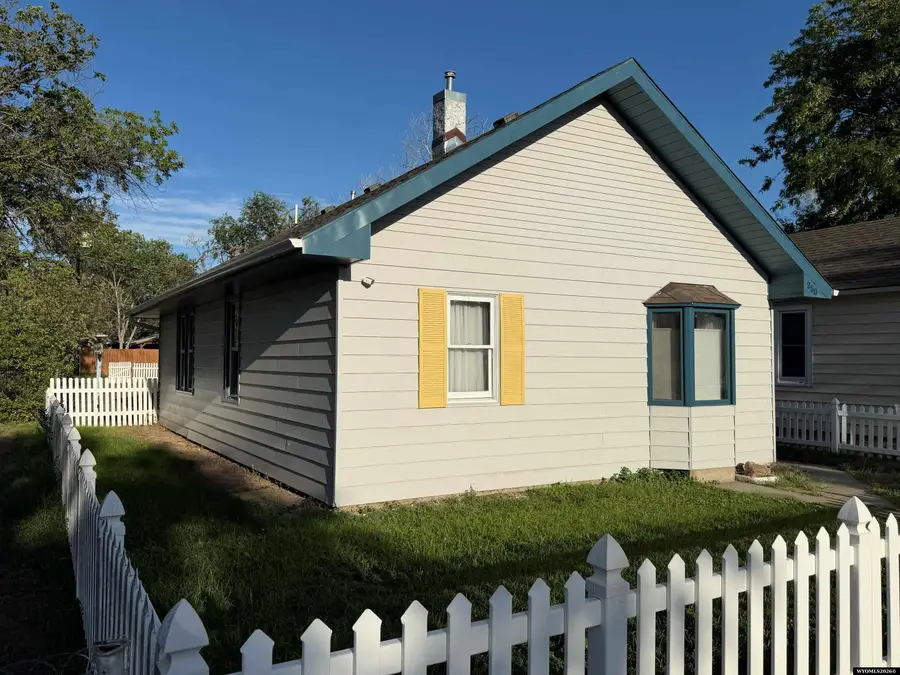 250 S Idaho Avenue, Guernsey, WY 82214 - #2