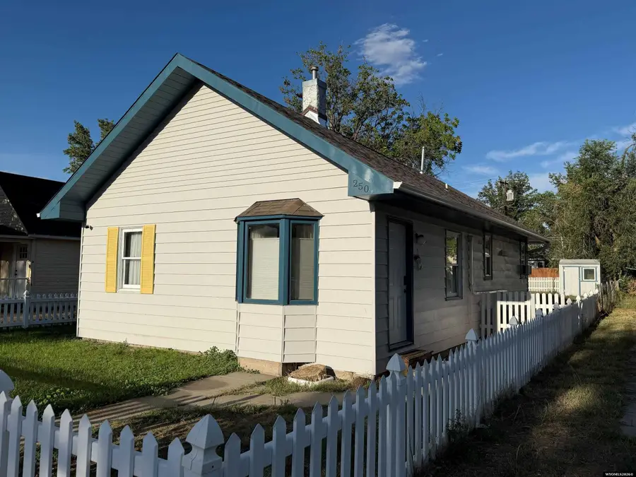 250 S Idaho Avenue, Guernsey, WY 82214 - #3