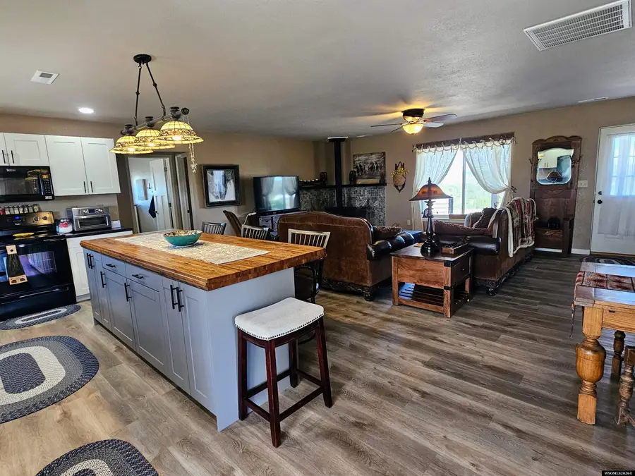 950 Wendover Rd, Guernsey, WY 82214 - #2