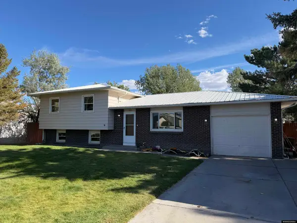 1720 Loch Ness Drive, Rawlins, WY 82301