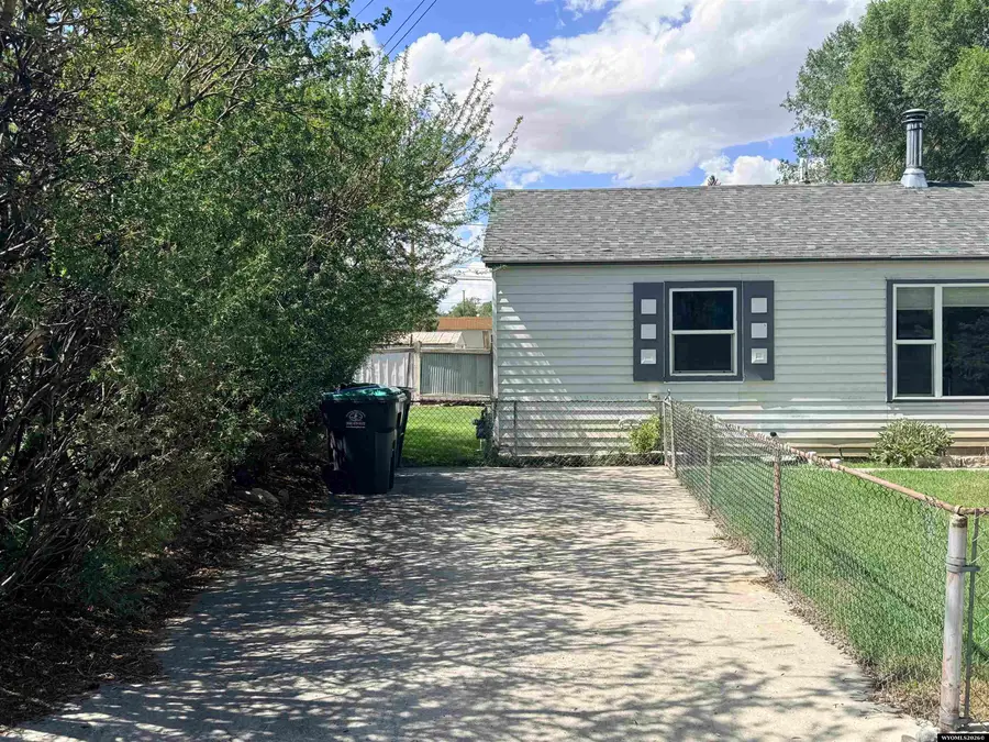 68 Hoover Dr, Green River, WY 82935 - #2
