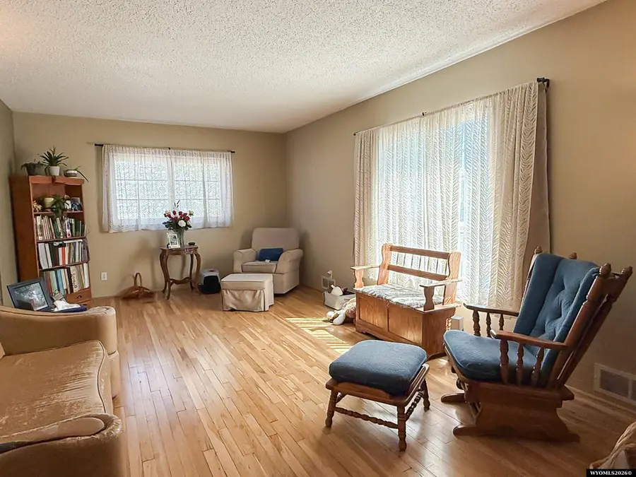 102 E Pershing Avenue, Riverton, WY 82501 - #3