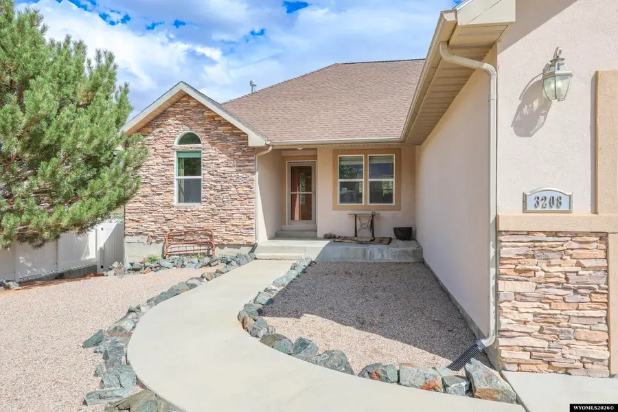 3208 Magnolia Dr, Rock Springs, WY 82901 - #2