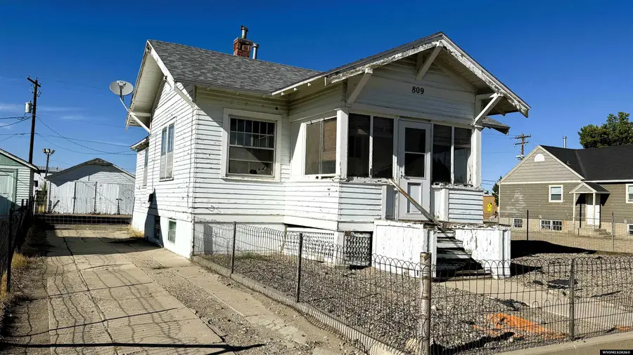 809 Robertson Avenue, Worland, WY 82401 - #2