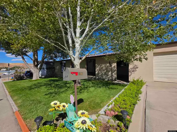 1205 Cottonwood Drive, Rock Springs, WY 82901-6618