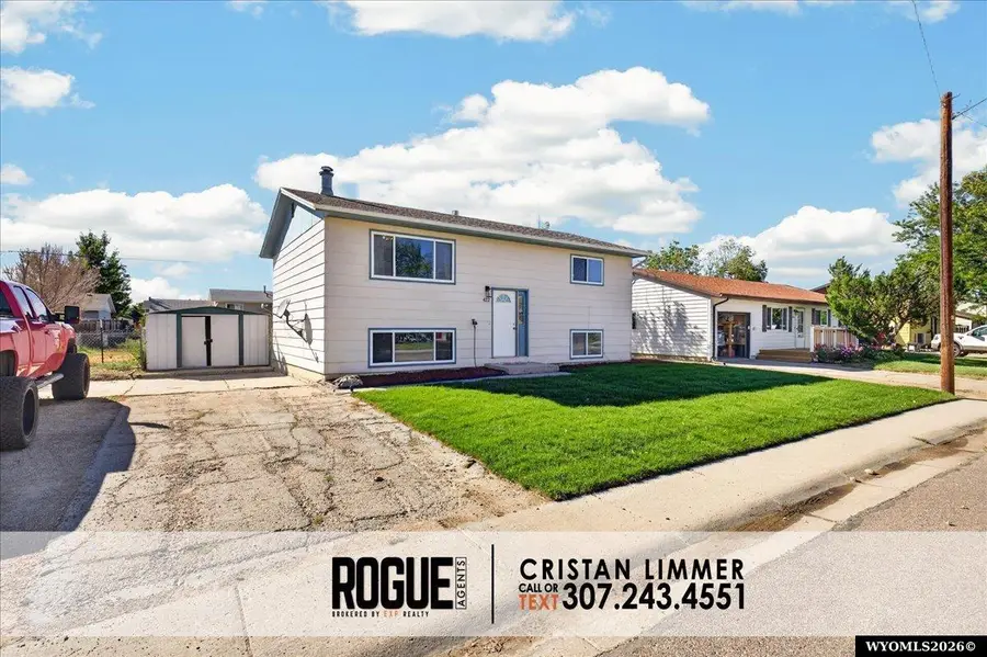 422 Missouri St, Evansville, WY 82636 - #3