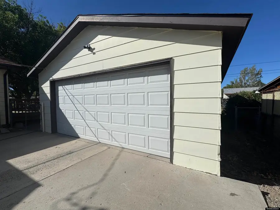 1426 E Pershing Avenue, Riverton, WY 82501 - #2