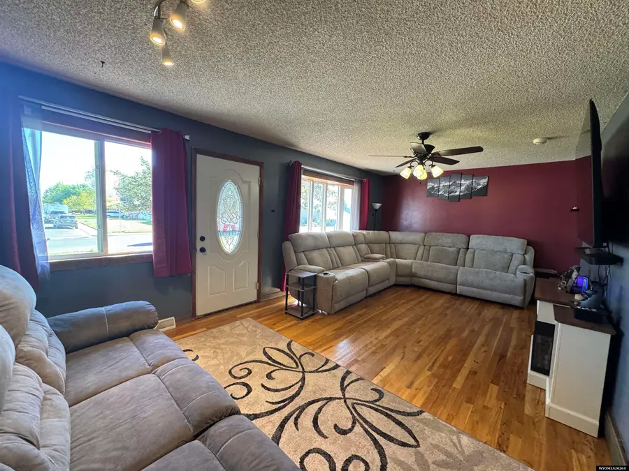 1426 E Pershing Avenue, Riverton, WY 82501 - #3