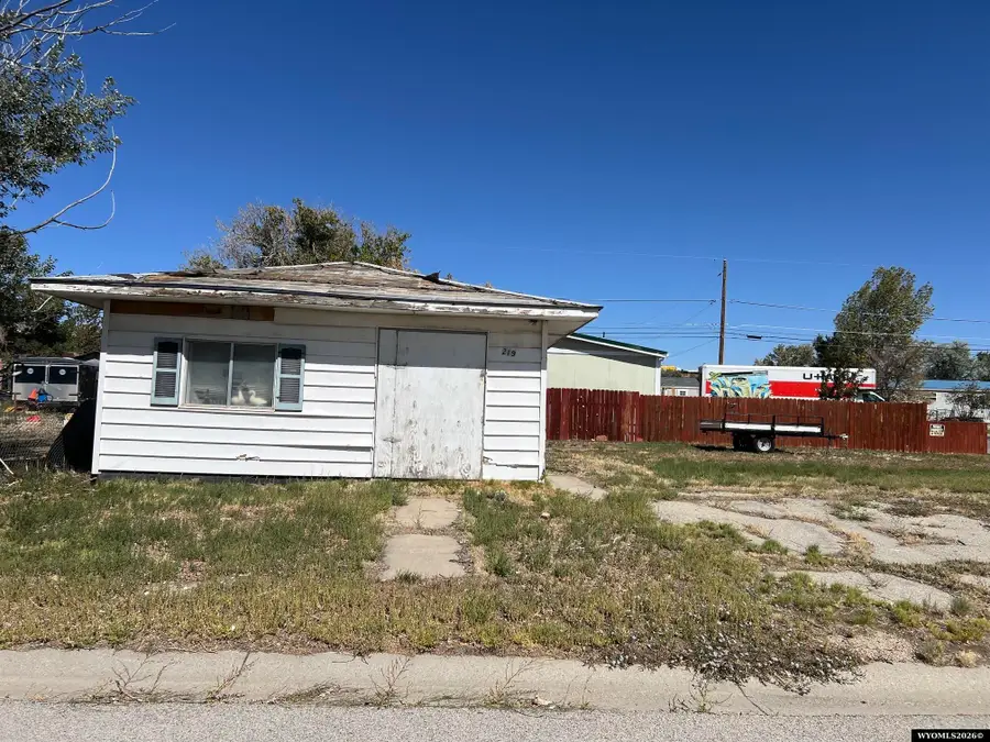 219 E Center Street, Rawlins, WY 82301 - #3