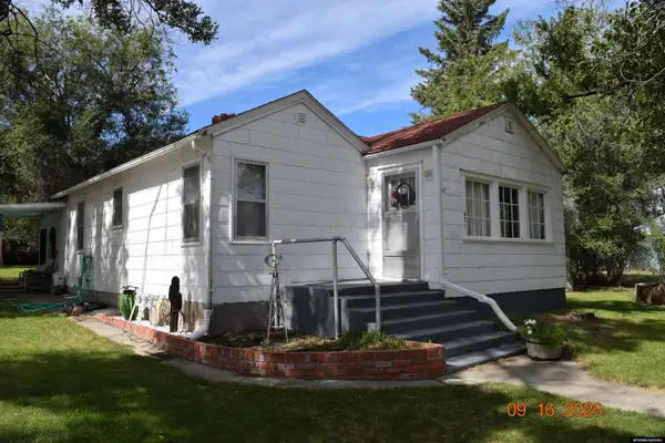 621 & 625 S 4th Street, Glenrock, WY 82637