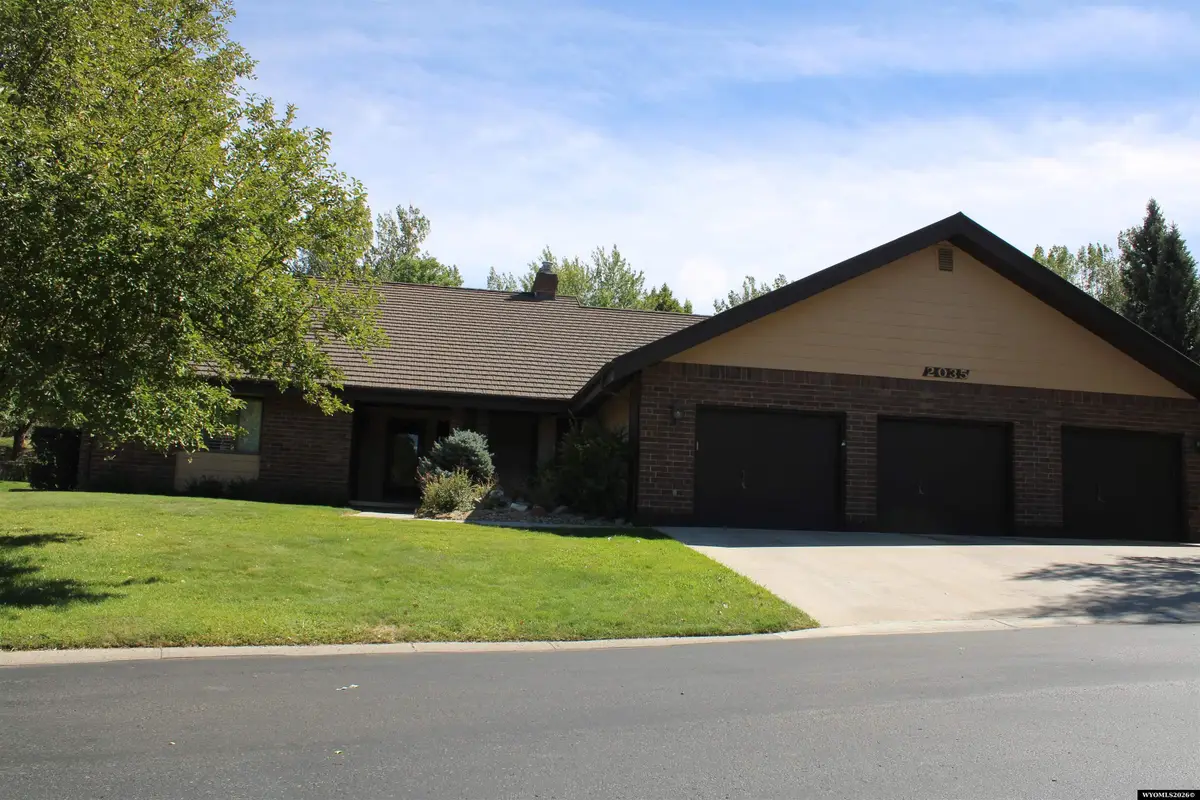 2035 Rustic Dr, Casper, WY 82609 - #1