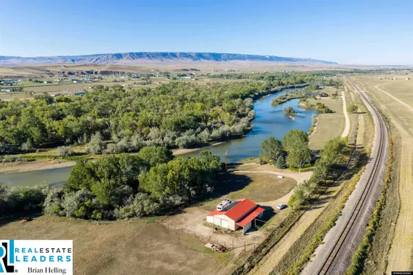 107 Coal Shadow Rd, Evansville, WY 82637