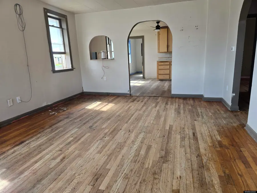 99 N Iowa St, Guernsey, WY 82214 - #2