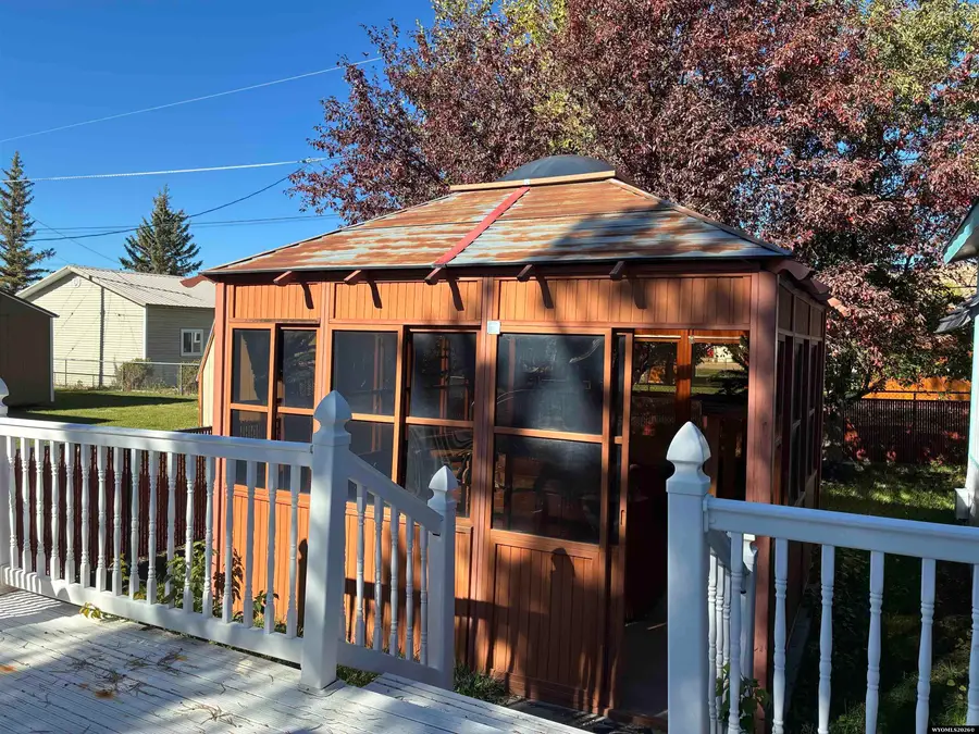124 Lincoln Avenue, Evanston, WY 82930 - #3
