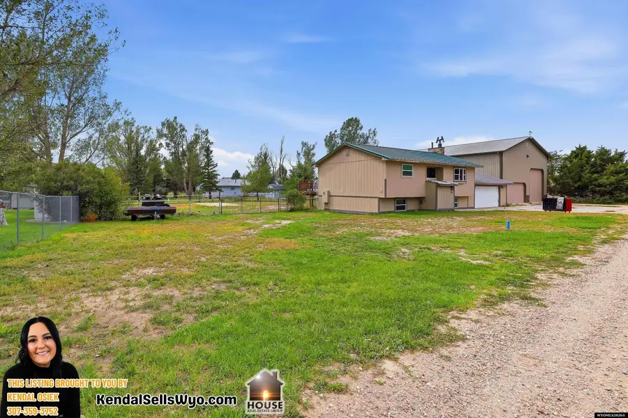 40 Lakeview Dr, Douglas, WY 82633 - #2
