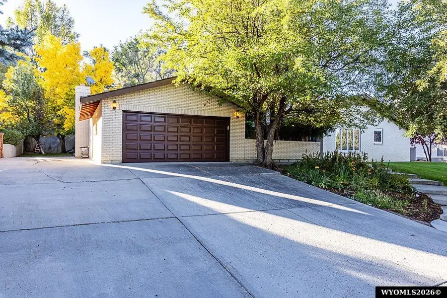 2016 Carson St, Rock Springs, WY 82901 - #2