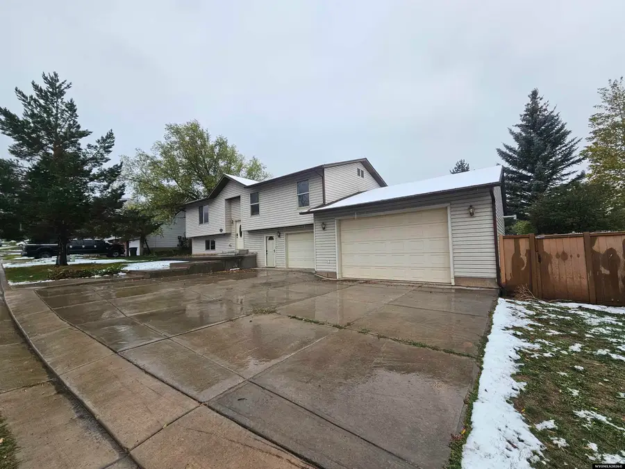 437 Twin Ridge Ave., Evanston, WY 82930 - #3