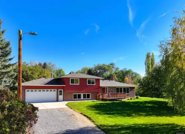 305 Henry Rd, Riverton, WY 82501